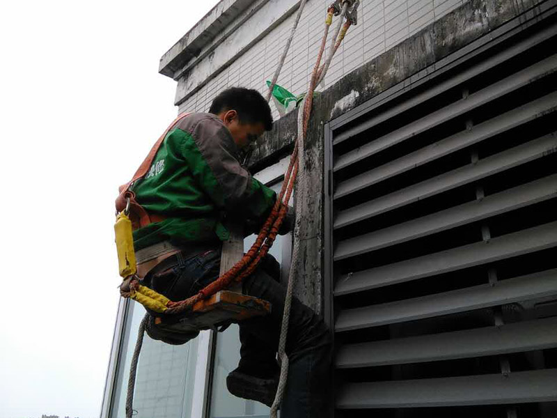 窗臺防水堵漏方法科普，接縫處理到位防